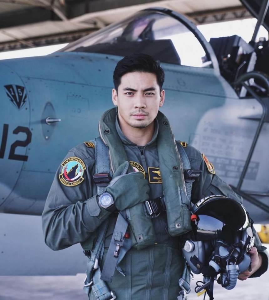 "Yoshi Sudarso" เขาหล่อ เขาหล่อมาก เขาดูดีสุดๆ