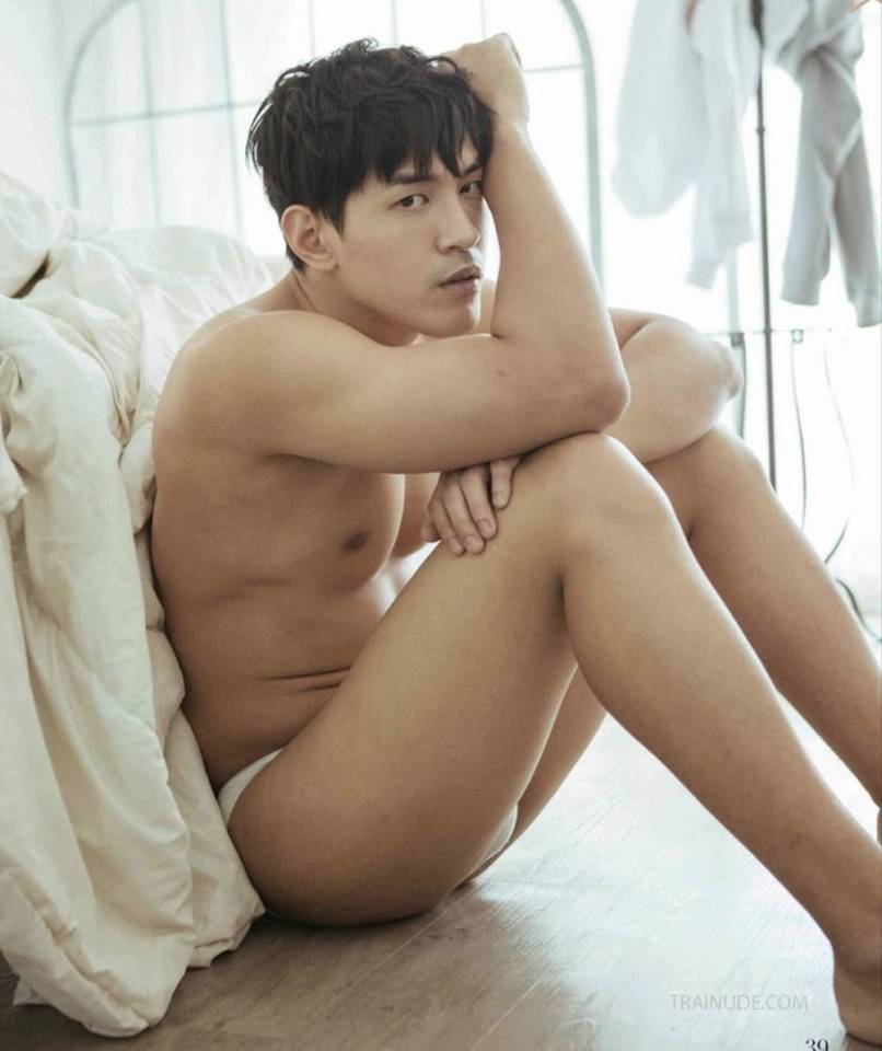 หนุ่มหล่อขึ้นปก 477.1