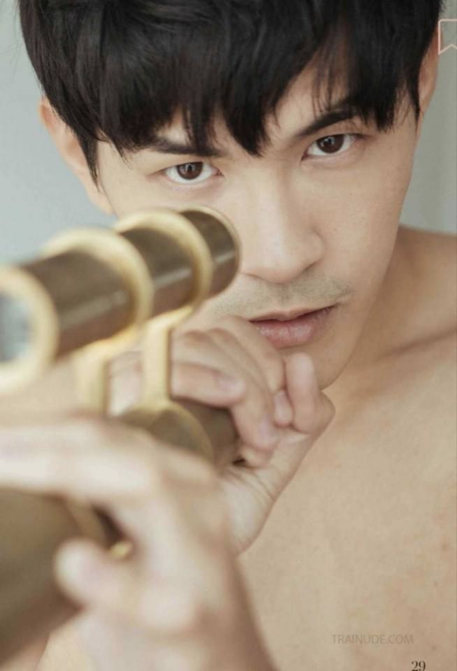 หนุ่มหล่อขึ้นปก 477.1