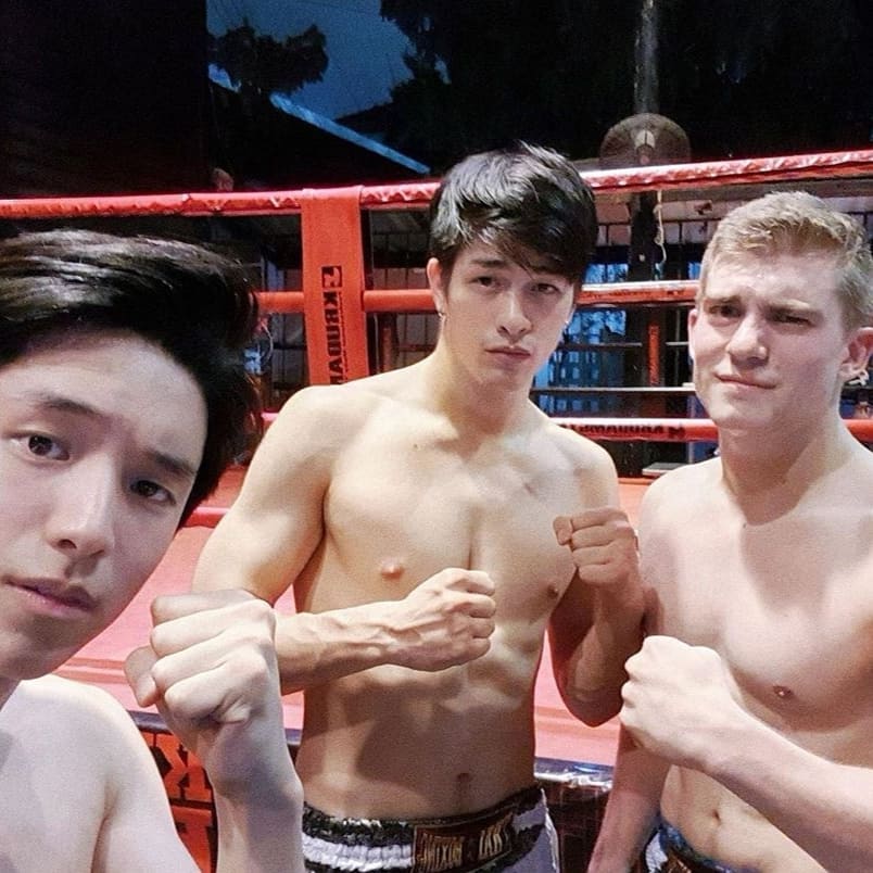 "Luke Plowden" เขาหล่อ เขาหล่อมาก