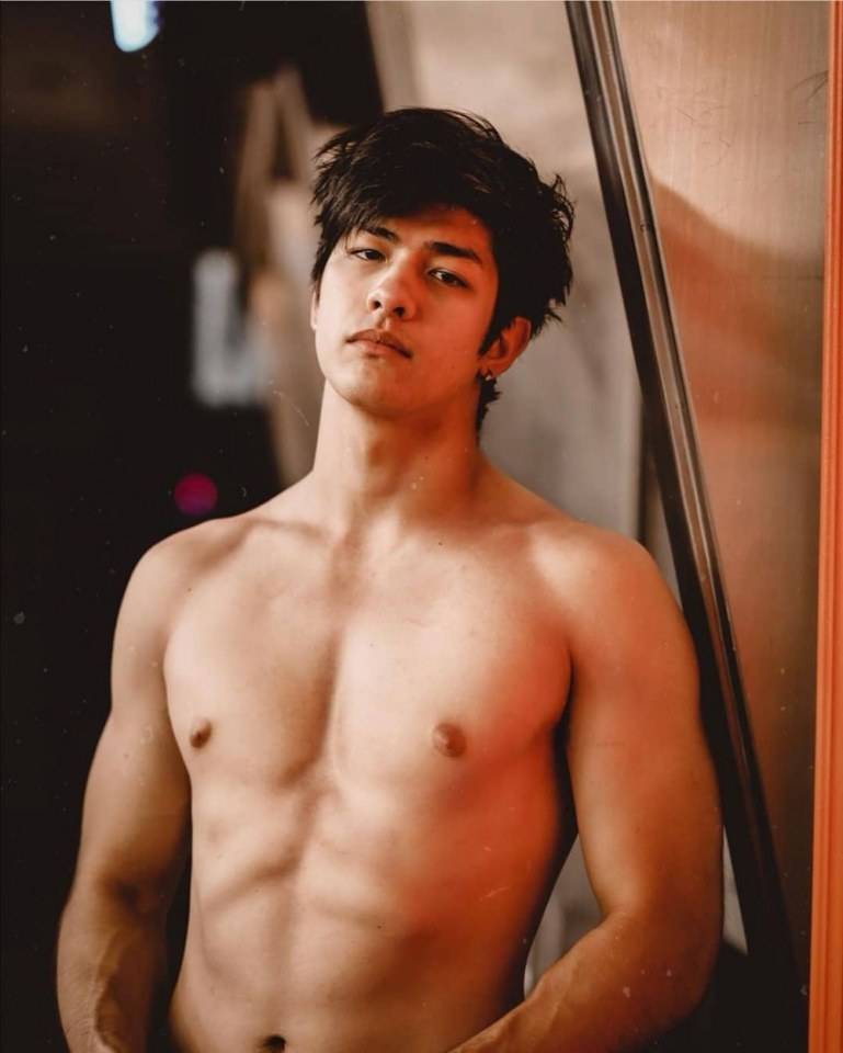 "Luke Plowden" เขาหล่อ เขาหล่อมาก