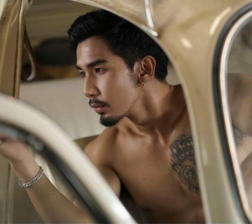 หนุ่มหล่อขึ้นปก 486.1