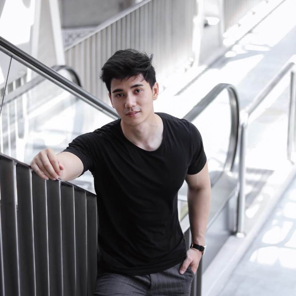 "เพียว พีระวัฒน์" เขาหล่อ เขาหล่อมาก