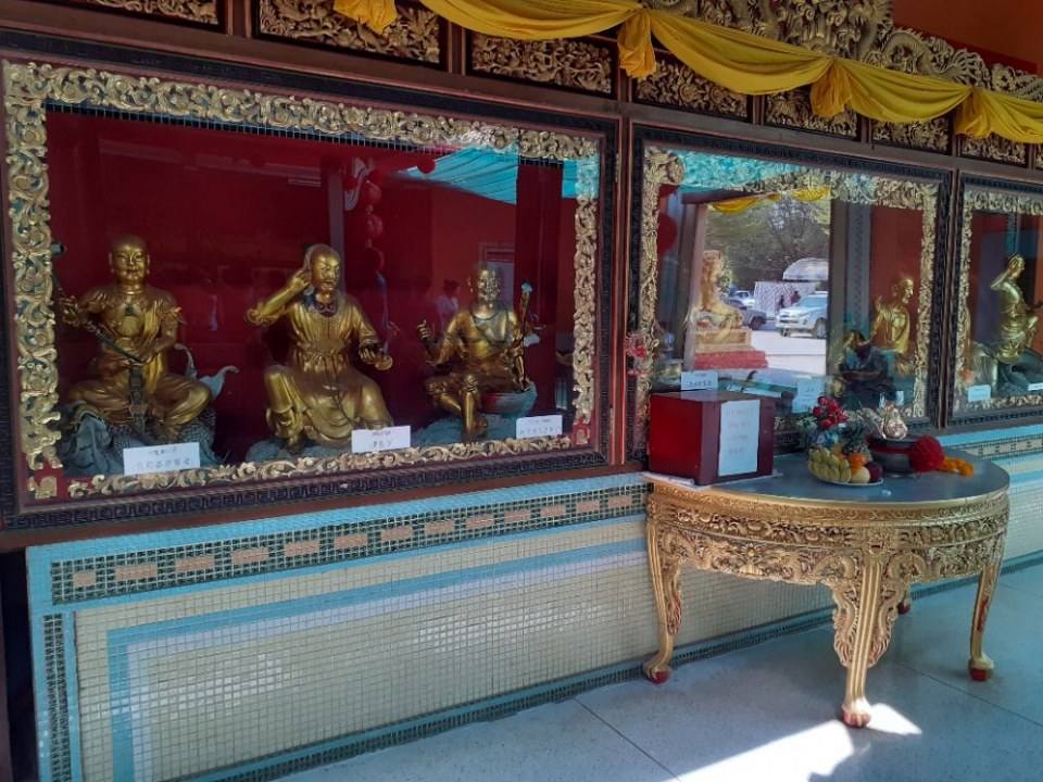 ปีใหม่นี้(ที่วัดถ้ำเขาน้อย-กาญจนบุรี