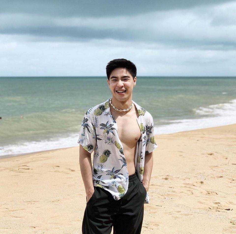 ถอดโชว์เรือนร่าง 2575