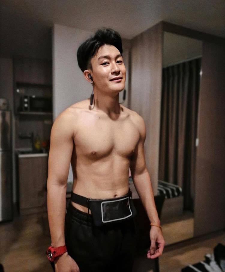 ถอดโชว์เรือนร่าง 2578