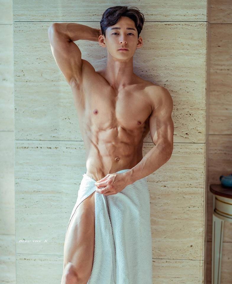 ถอดโชว์เรือนร่าง 2578