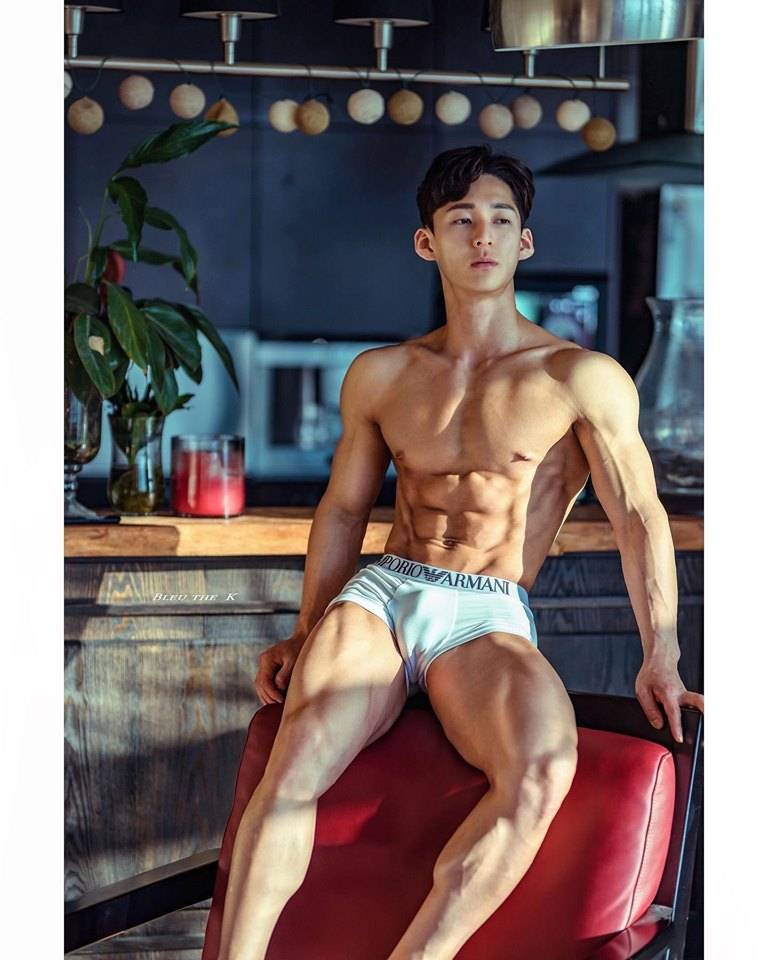 ถอดโชว์เรือนร่าง 2578