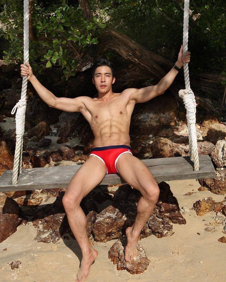 ถอดโชว์เรือนร่าง 2578