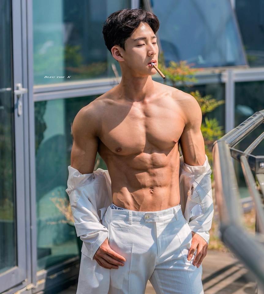 ถอดโชว์เรือนร่าง 2578