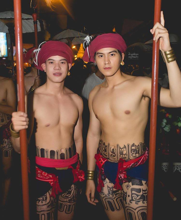 ถอดโชว์เรือนร่าง 2580
