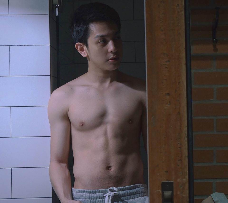 ถอดโชว์เรือนร่าง 2581