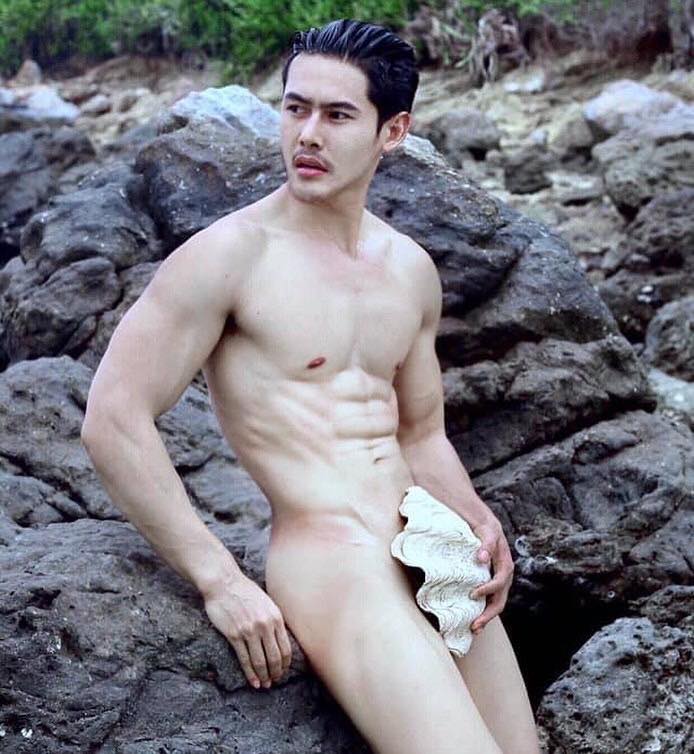ถอดโชว์เรือนร่าง 2582