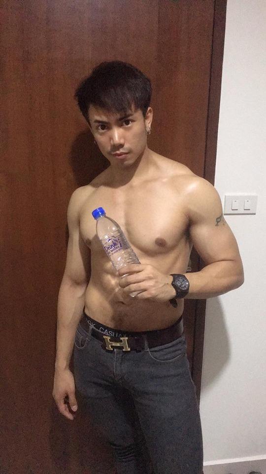 ถอดโชว์เรือนร่าง 2582