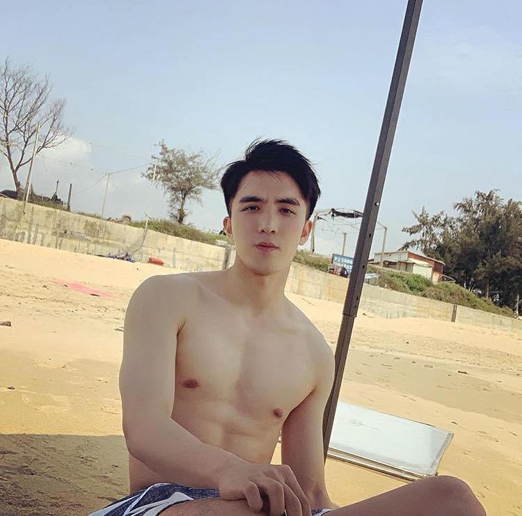 ถอดโชว์เรือนร่าง 2583
