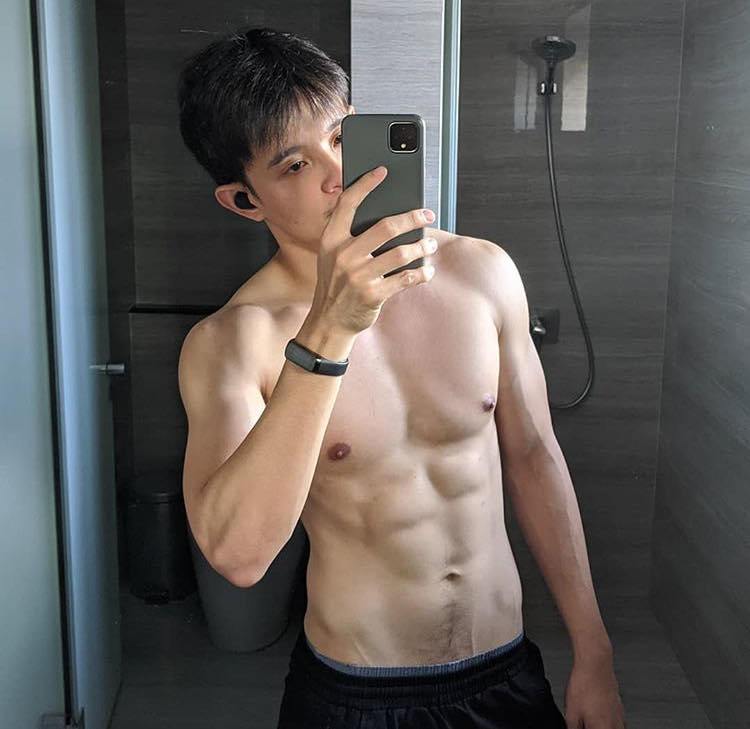 ถอดโชว์เรือนร่าง 2585