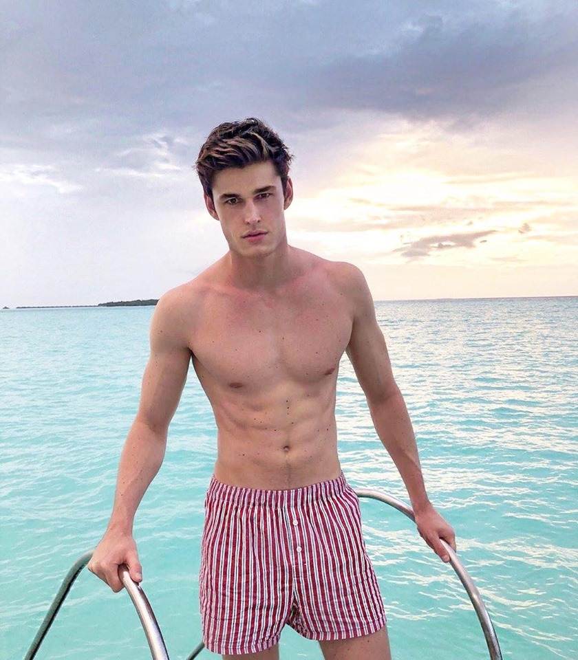 male body 206