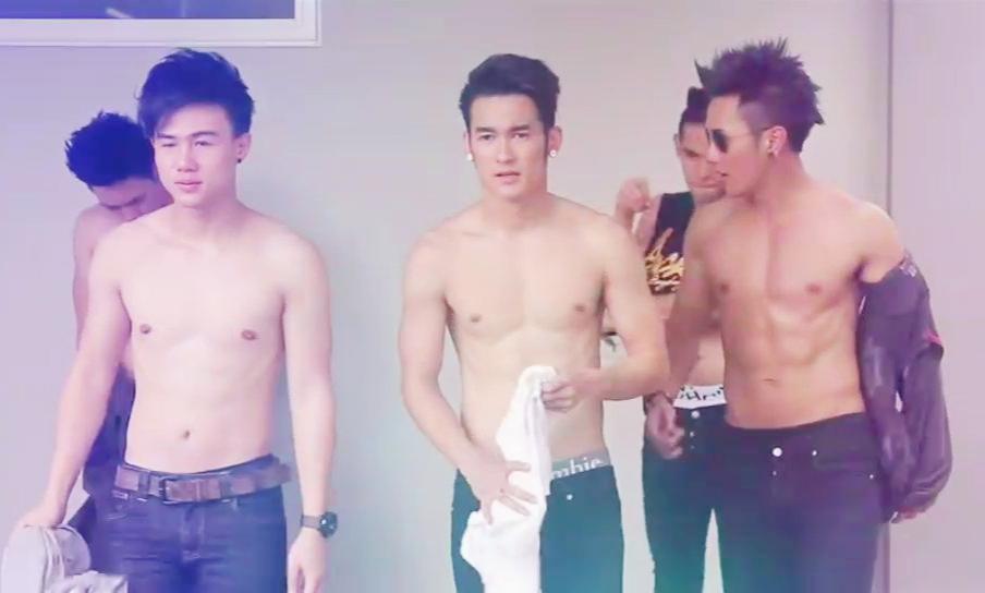 ถอดพร้อมกัน..