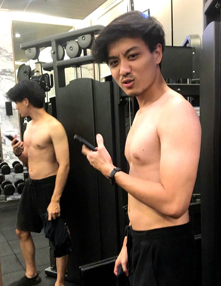 พี่มีน มือกีต้าร์กล้ามแน่น วงไททศมิตร