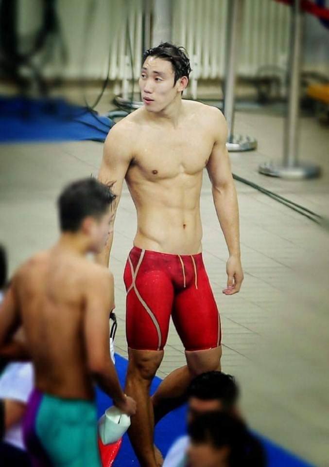 ไปดูว่ายน้ำดีกว่า