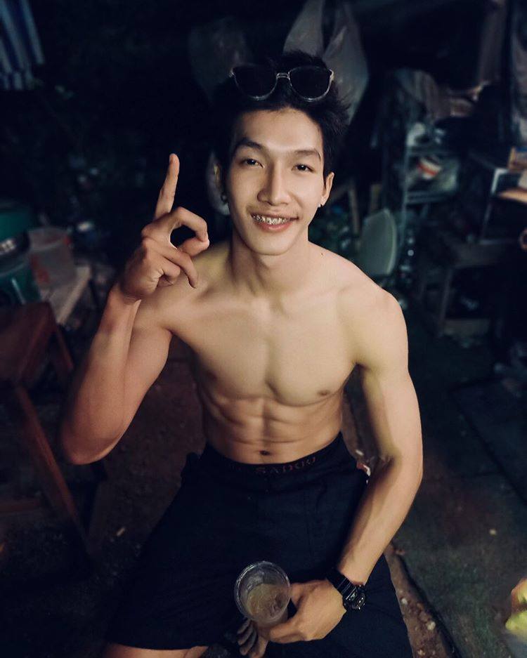 กรุบกริบ น่ากิน (วาร์ปอยู่ข้างในจร้า)