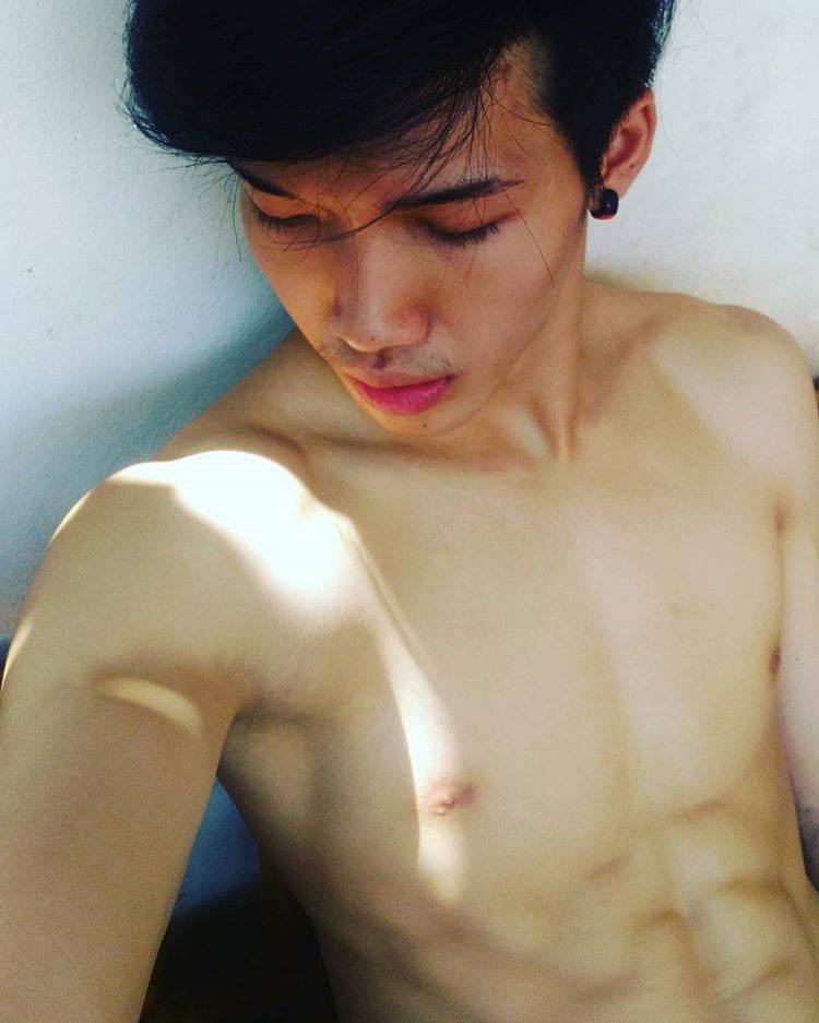 กรุบกริบ น่ากิน (วาร์ปอยู่ข้างในจร้า)