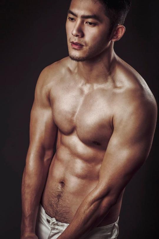male body 208
