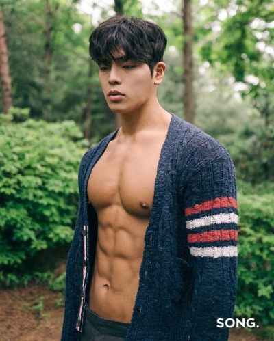male body 208