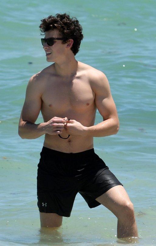 male body 208