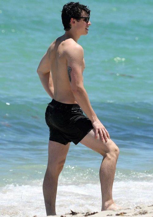 male body 208