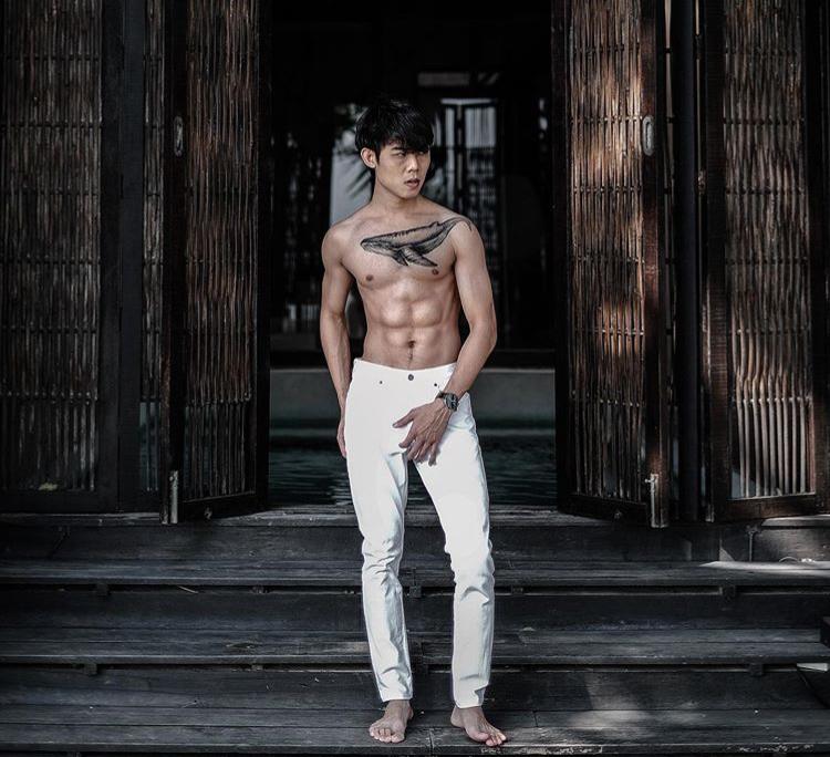 ถอดโชว์เรือนร่าง 2586