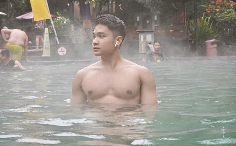 ถอดโชว์เรือนร่าง 2586
