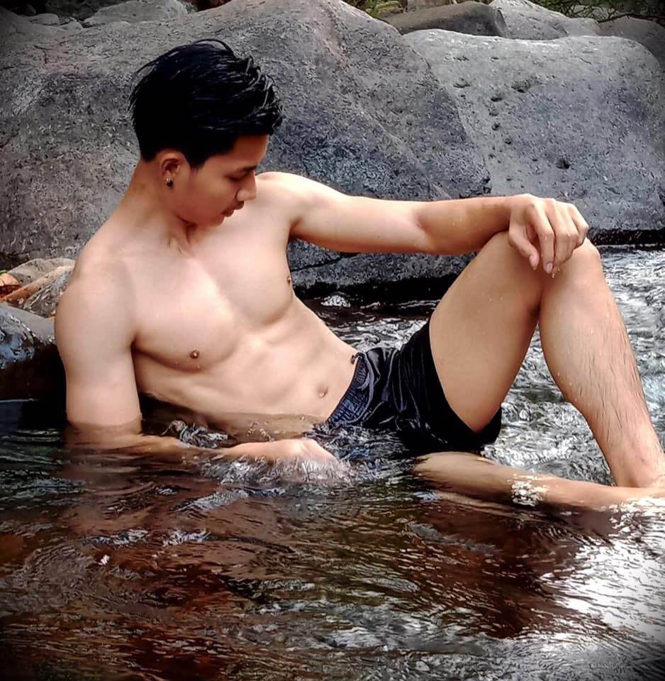 ถอดโชว์เรือนร่าง 2587