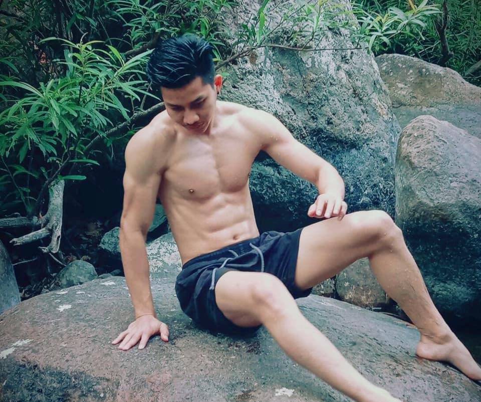 ถอดโชว์เรือนร่าง 2587