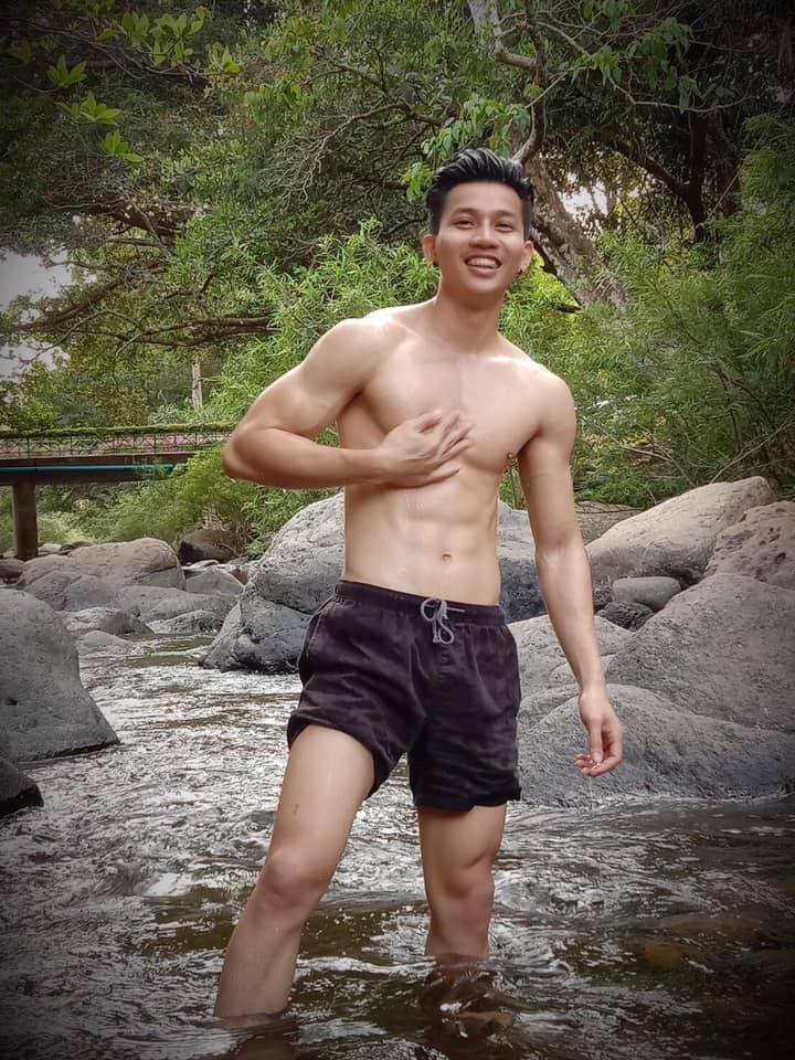 ถอดโชว์เรือนร่าง 2587