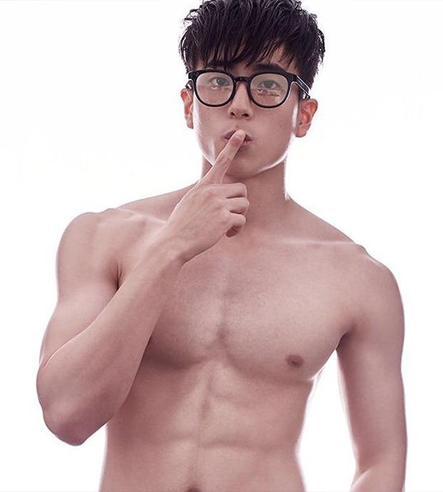 หนุ่มตี๋หุ่นแซ่บ!! นนกุล โกอินเตอร์ต่างประเทศ กล้าม-ซิกแพคแน่นสุดๆ
