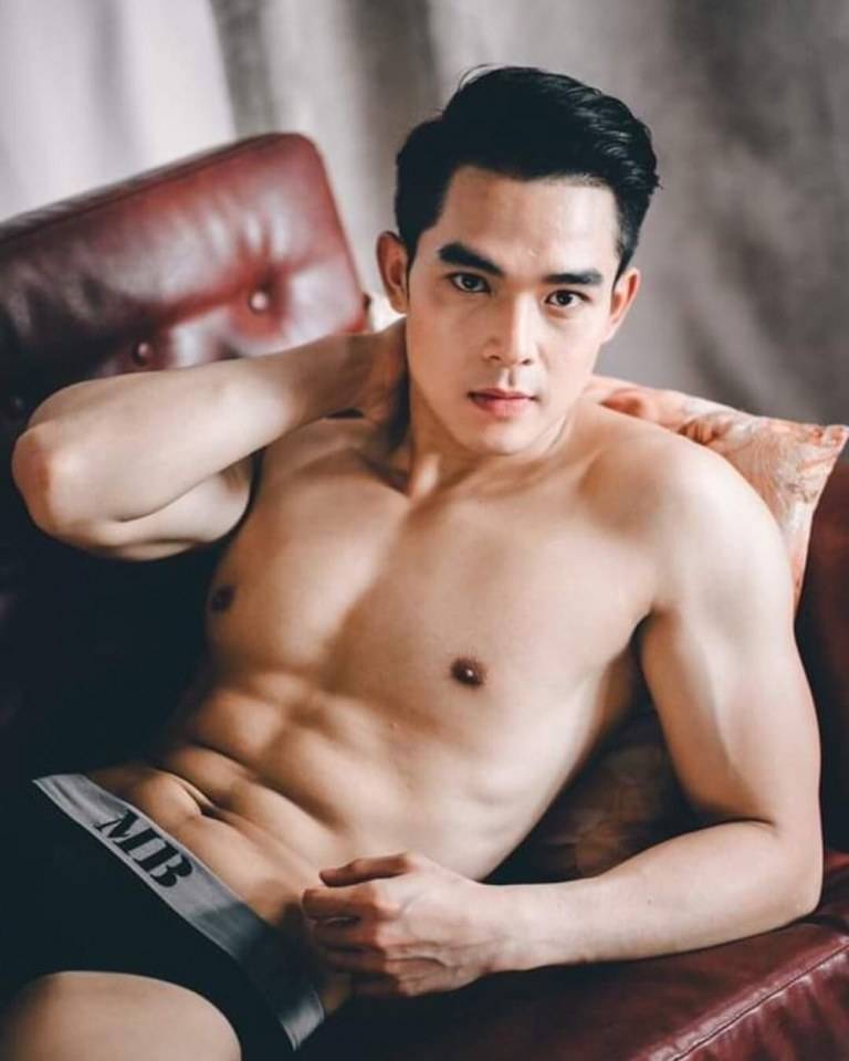 ถอดโชว์เรือนร่าง 2589