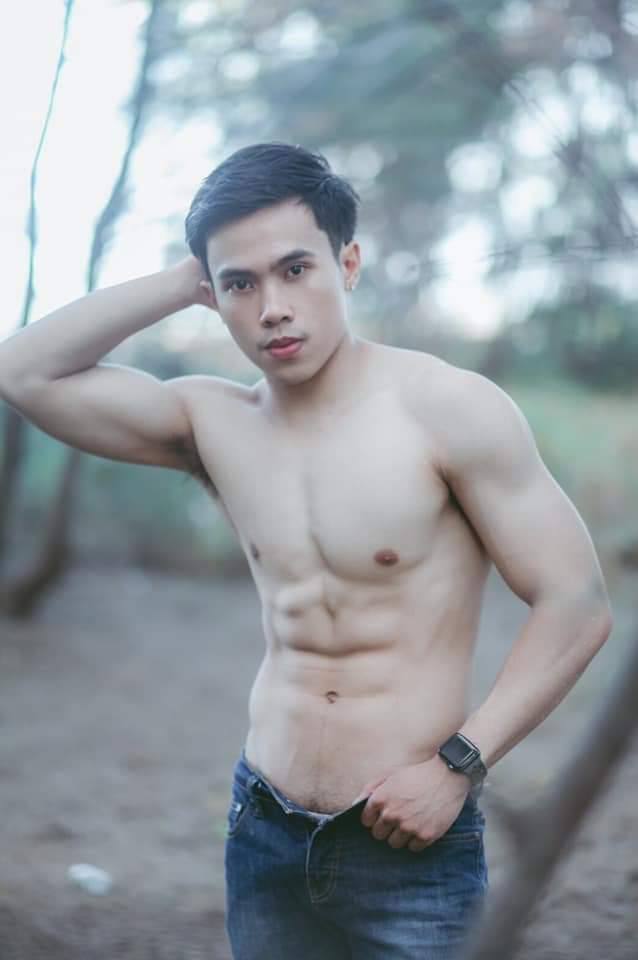 ถอดโชว์เรือนร่าง 2590