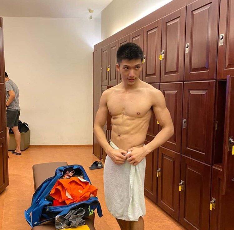 ถอดโชว์เรือนร่าง 2592