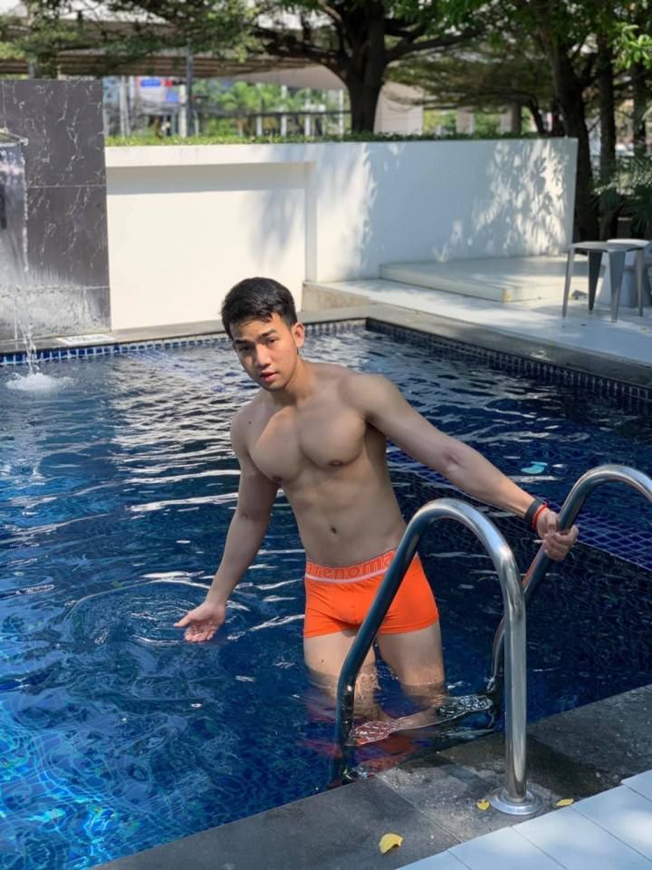 ถอดโชว์เรือนร่าง 2592