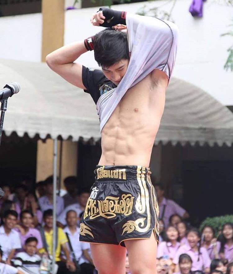 ถอดโชว์เรือนร่าง 2592