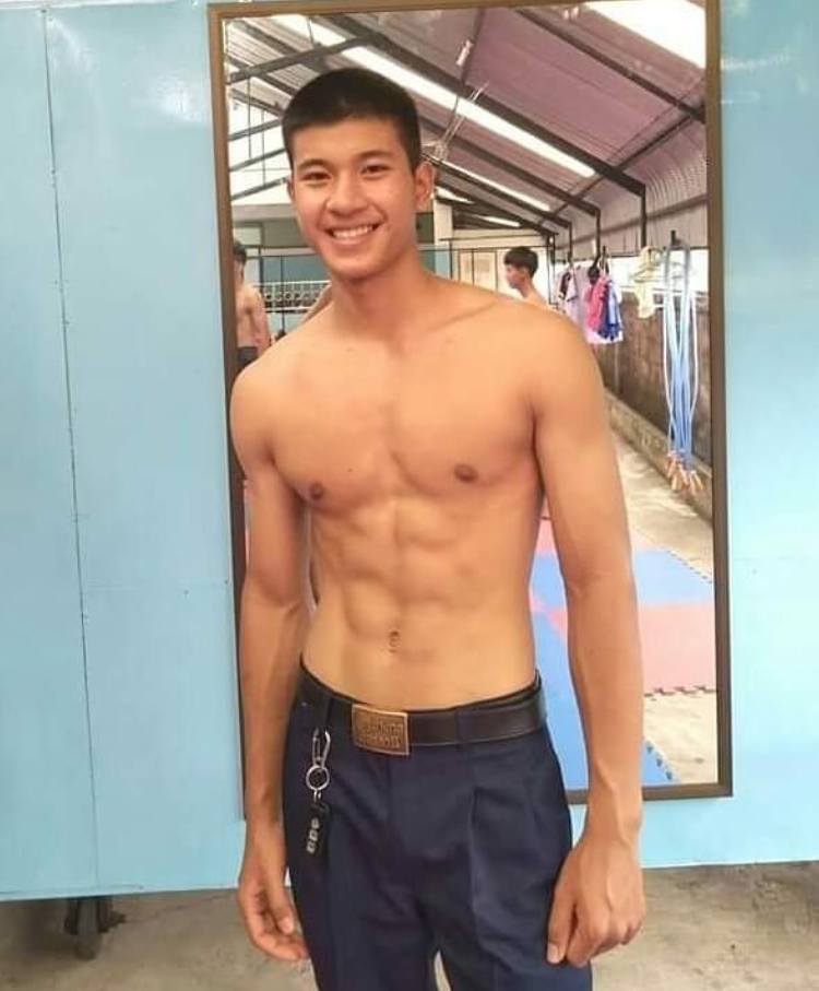 ถอดโชว์เรือนร่าง 2592