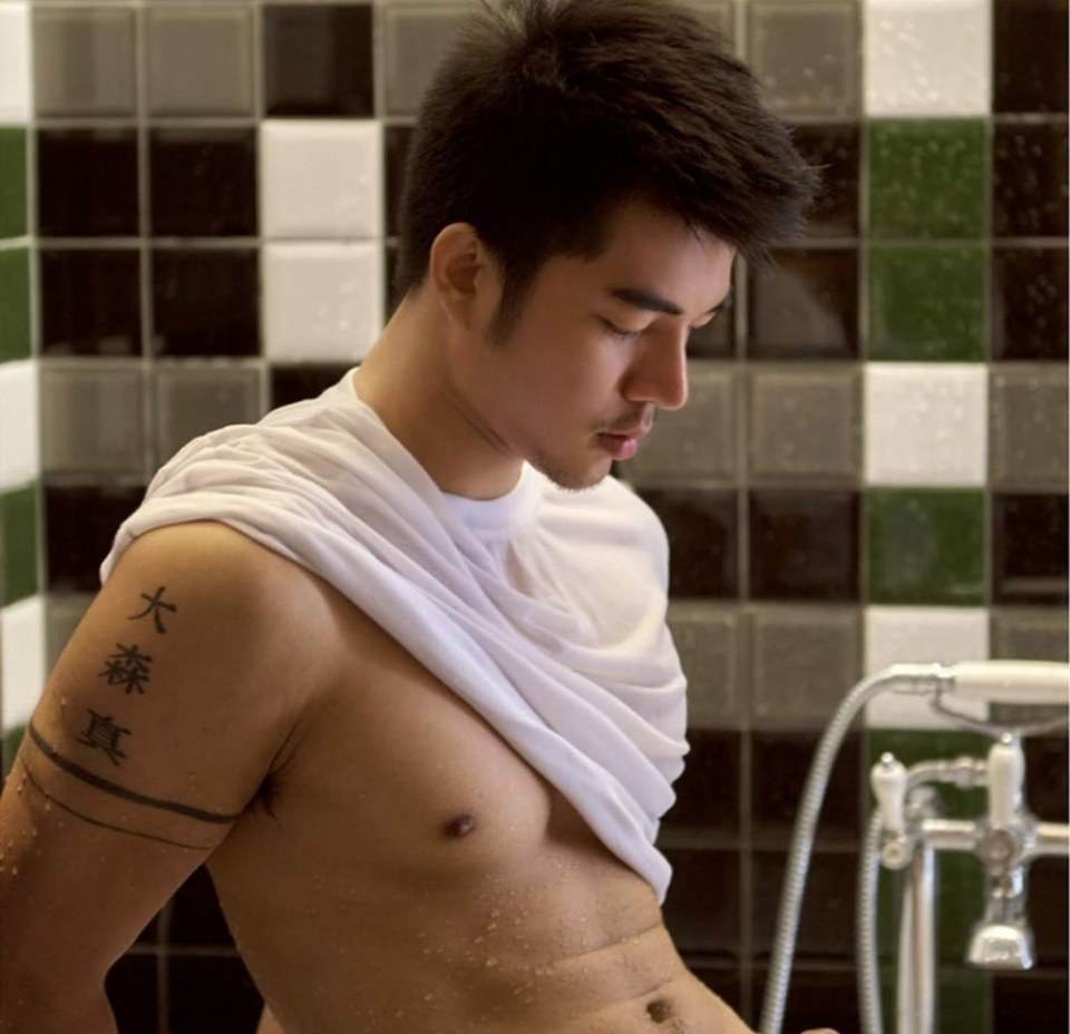 หนุ่มหล่อขึ้นปก 515.3