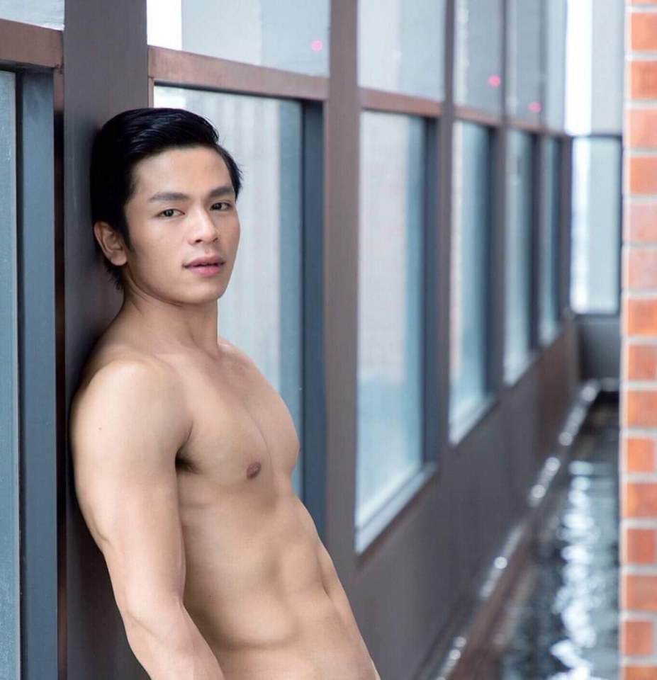 ถอดโชว์เรือนร่าง 2593