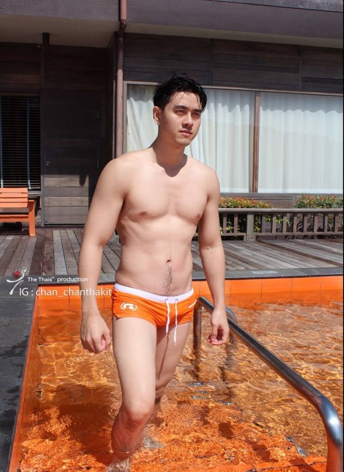 ถอดโชว์เรือนร่าง 2594