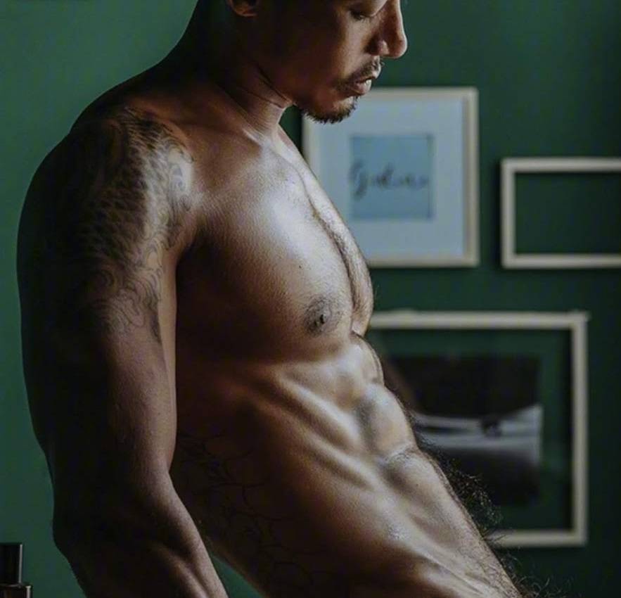 หนุ่มหล่อขึ้นปก 523.2