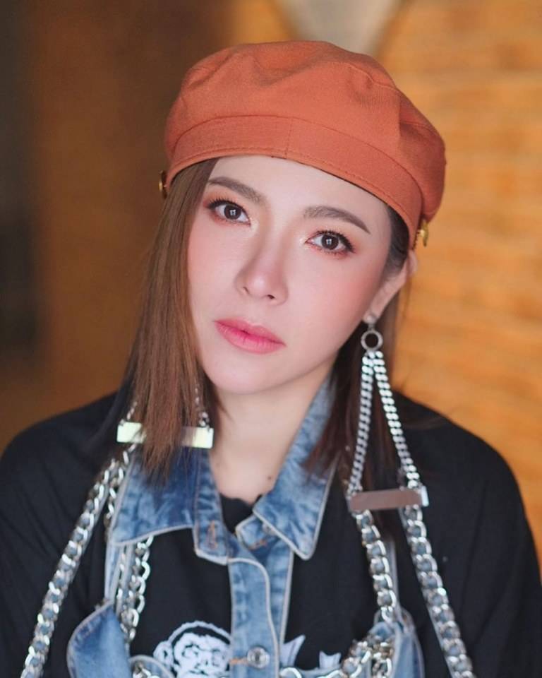 20ดาราที่คนคิดว่า"ศัลยกรรม​คาง"มีใครบ้างมาดูกัน