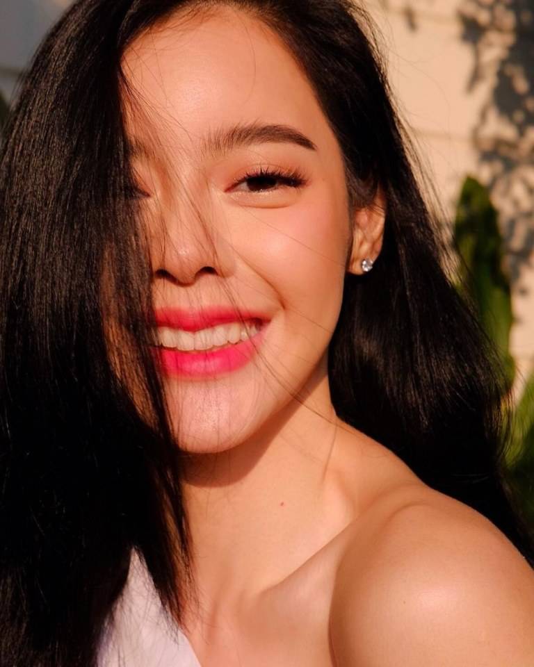 20ดาราที่คนคิดว่า"ศัลยกรรม​คาง"มีใครบ้างมาดูกัน