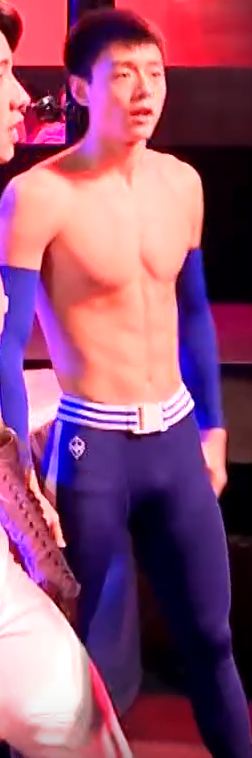 นักมวยปล้ำหนุ่มน้อย