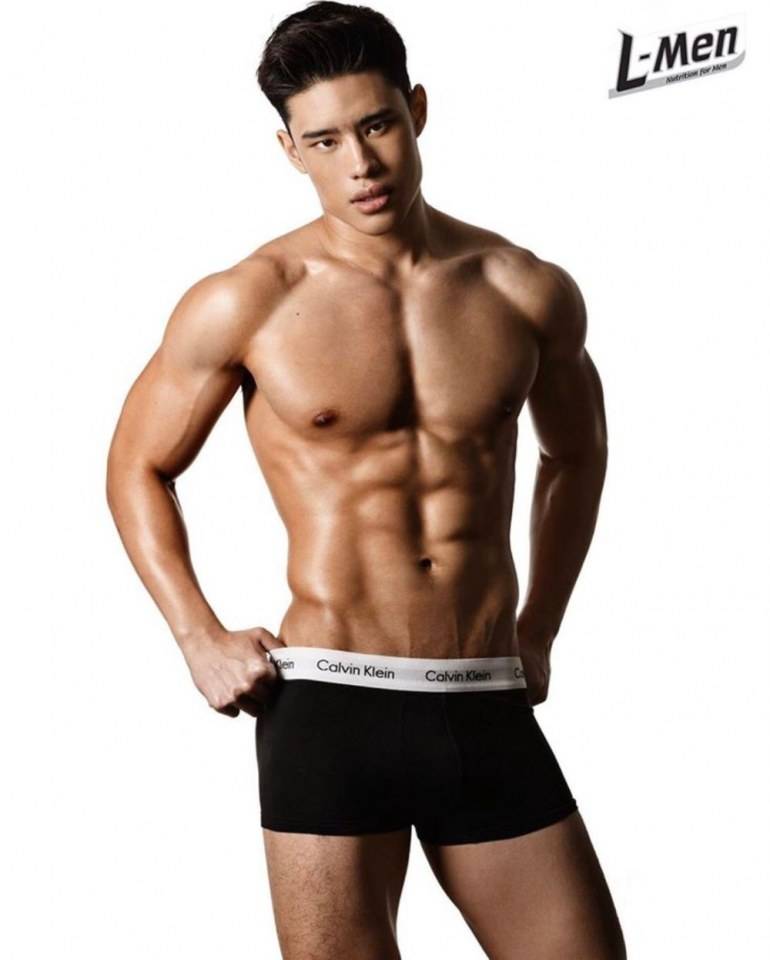 ดูหน้าท้องเขาซิ